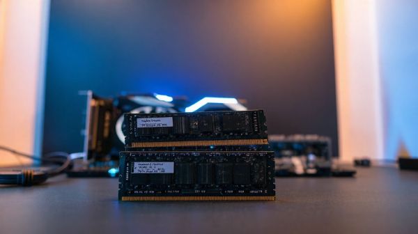 Comparatif des mémoires : VRAM ou RAM pour le gaming ?
